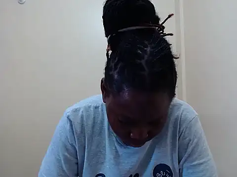 Snapshot of traper_1 chatting on 12/15/25, 08:29 traper 1 online show from 12/15/25, 08:29