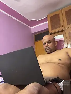 Snapshot of Dick_6inches chatting on 06/24/26, 01:32 Dick 6inches online show from 06/24/26, 01:32