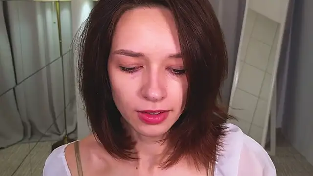 VivianLy  online show from 12/27/24, 11:28