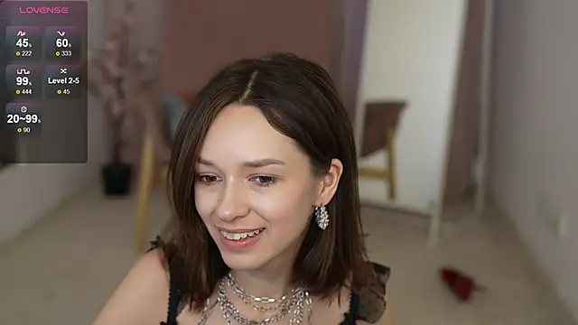 VivianLy  online show from 01/03/25, 11:14