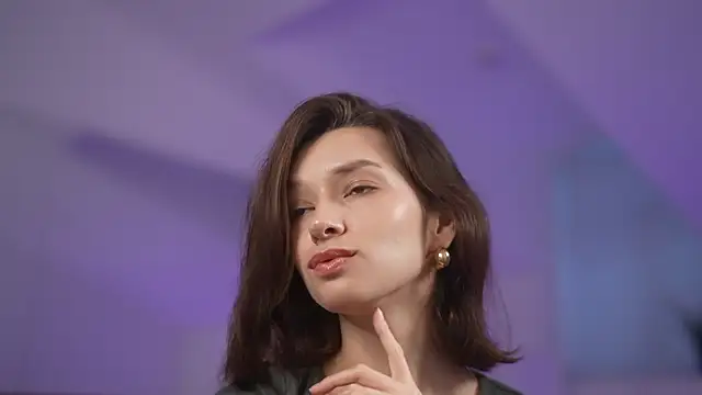 VivianLy  online show from 01/09/25, 07:52