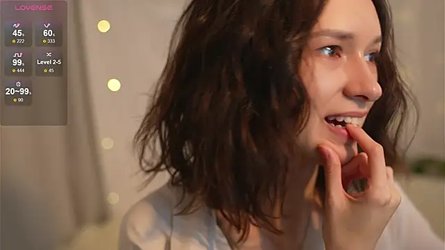 VivianLy  online show from 01/30/25, 10:40