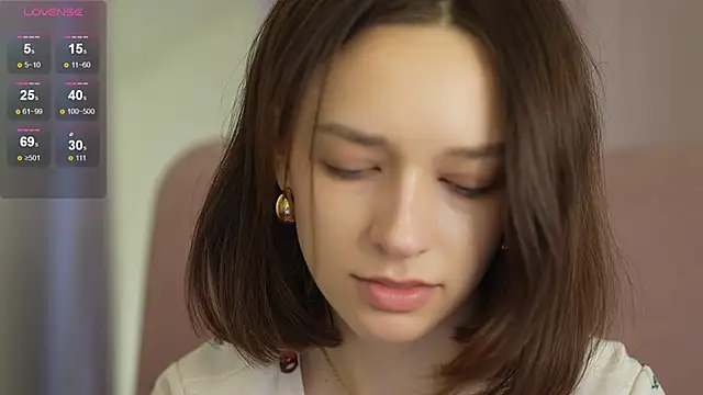 VivianLy  online show from 02/07/25, 10:50