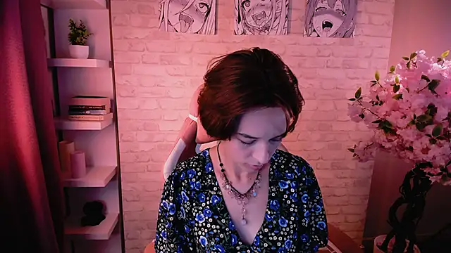 VivianLy  online show from 09/10/25, 11:10