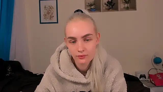 OliviaKisss online show from 04/25/26, 01:41