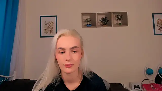 OliviaKisss online show from 04/26/26, 01:42