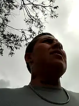 Snapshot of Yessi_rousse chatting on 02/19/25, 05:38 Yessi rousse online show from 02/19/25, 05:38