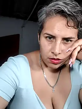 Snapshot of Yessi_rousse chatting on 06/11/26, 12:32 Yessi rousse online show from 06/11/26, 12:32