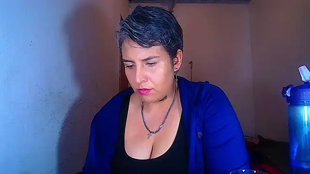 Snapshot of Yessi_rousse chatting on 07/15/26, 01:00 Yessi rousse online show from 07/15/26, 01:00