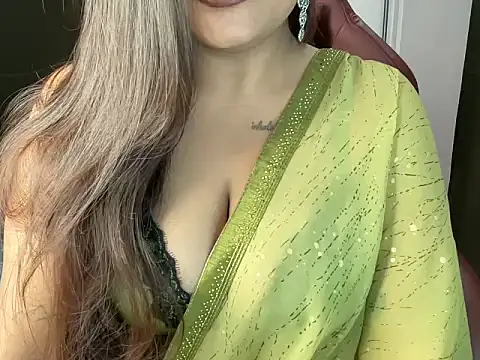 shanayaaa 1 online show from 02/16/26, 07:10