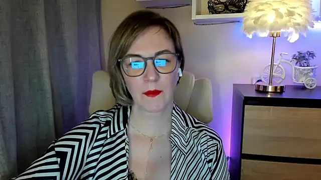 feliziaDesire online show from 10/30/25, 06:48