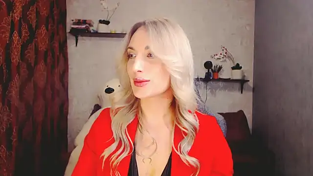 Snapshot of MillaXQueen chatting on 02/17/25, 02:37 MillaXQueen online show from 02/17/25, 02:37