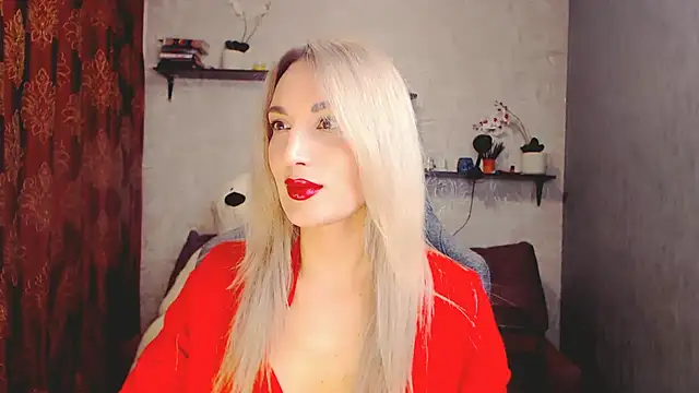 Snapshot of MillaXQueen chatting on 02/21/25, 11:44 MillaXQueen online show from 02/21/25, 11:44