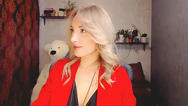 Snapshot of MillaXQueen chatting on 03/15/25, 05:19 MillaXQueen online show from 03/15/25, 05:19