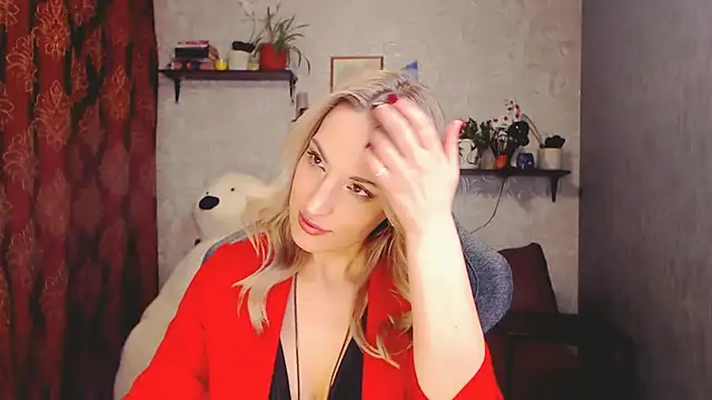 Snapshot of MillaXQueen chatting on 03/15/25, 05:15 MillaXQueen online show from 03/15/25, 05:15