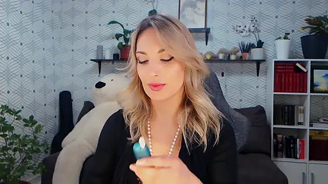 MillaXQueen online show from 02/05/26, 01:16