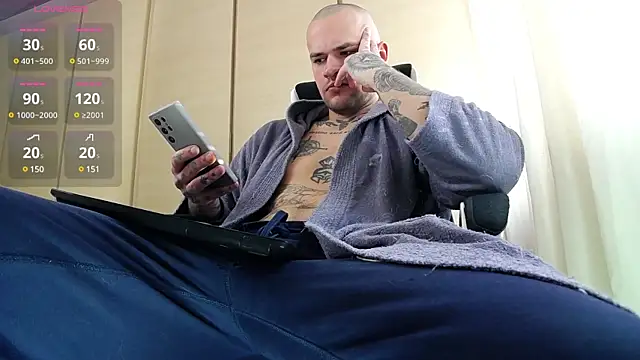 Snapshot of FindomJason chatting on 01/04/25, 08:17 FindomJason online show from 01/04/25, 08:17