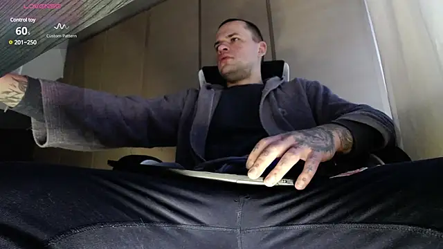 Snapshot of FindomJason chatting on 01/29/25, 07:57 FindomJason online show from 01/29/25, 07:57