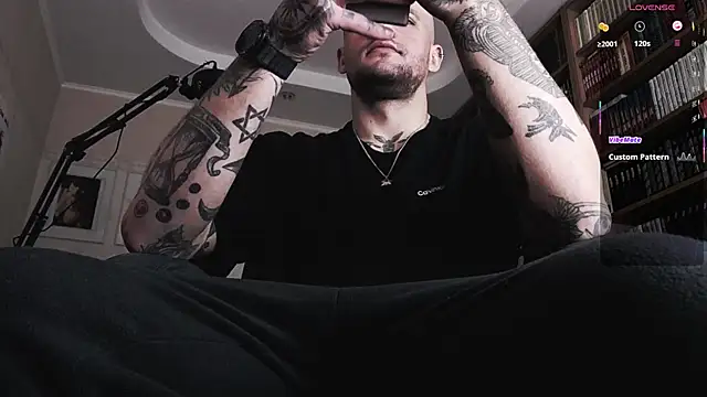 Snapshot of FindomJason chatting on 10/28/25, 12:41 FindomJason online show from 10/28/25, 12:41