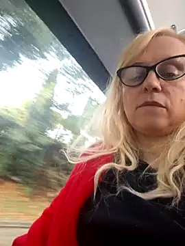 martachatte online show from 11/18/25, 10:31