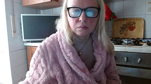 Snapshot of martachatte chatting on 04/24/26, 06:49 martachatte online show from 04/24/26, 06:49