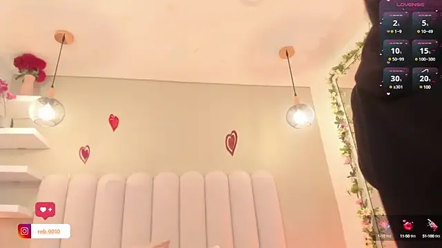 Rebeca jones online show from 03/01/25, 12:34