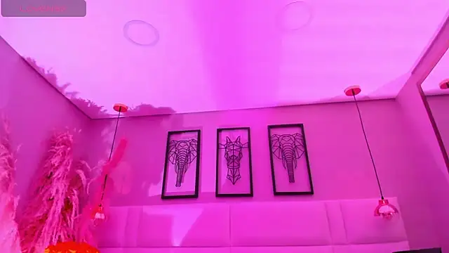 Rebeca jones online show from 10/10/25, 12:15