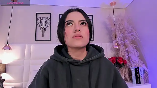 Rebeca jones online show from 11/11/25, 12:38