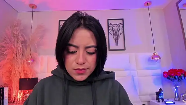 Rebeca jones online show from 11/21/25, 12:15