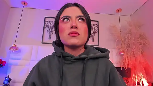 Rebeca jones online show from 12/02/25, 12:21