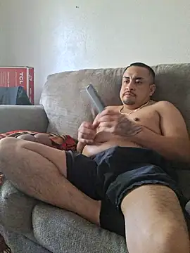 Snapshot of hungpenis210 chatting on 09/10/25, 02:28 hungpenis210 online show from 09/10/25, 02:28