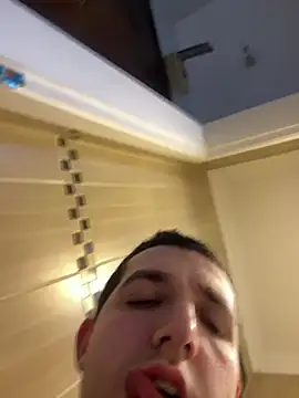 Snapshot of strange6696 chatting on 02/02/25, 04:43 strange6696 online show from 02/02/25, 04:43