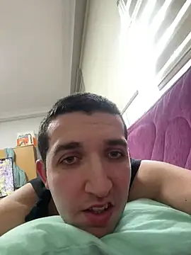 Snapshot of strange6696 chatting on 02/28/25, 02:42 strange6696 online show from 02/28/25, 02:42