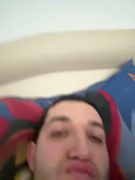 Snapshot of strange6696 chatting on 03/05/25, 01:28 strange6696 online show from 03/05/25, 01:28