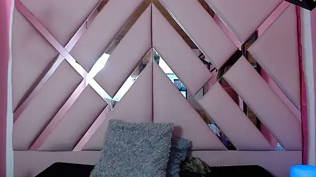 nathaly low1 online show from 03/19/25, 01:07