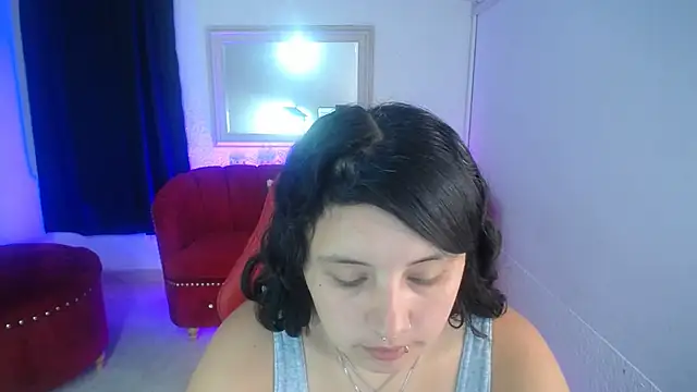 Snapshot of nathaly_low1 chatting on 06/30/26, 12:28 nathaly low1 online show from 06/30/26, 12:28
