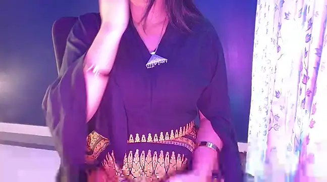 janifer001 online show from 12/20/24, 01:03