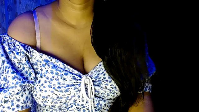 janifer001 online show from 10/13/25, 11:05