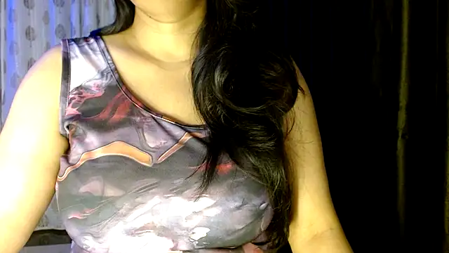 janifer001 online show from 02/07/26, 12:14