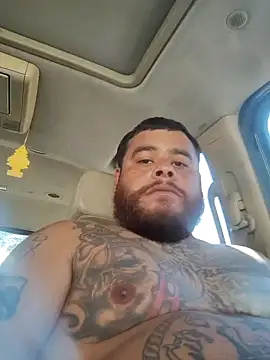 Snapshot of Martinez7233 chatting on 10/31/25, 06:42 Martinez7233 online show from 10/31/25, 06:42