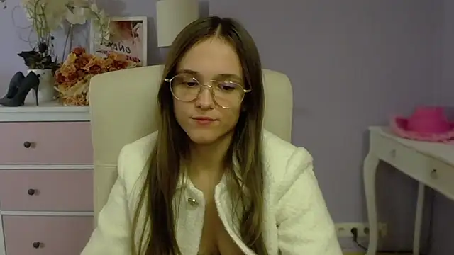 Snapshot of dirtyxEmily chatting on 02/14/25, 11:10 dirtyxEmily online show from 02/14/25, 11:10