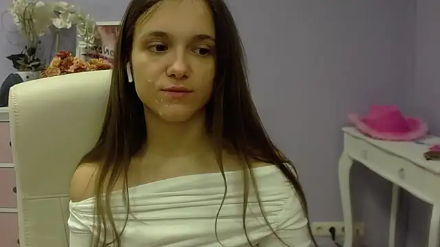 Snapshot of dirtyxEmily chatting on 03/08/25, 08:33 dirtyxEmily online show from 03/08/25, 08:33