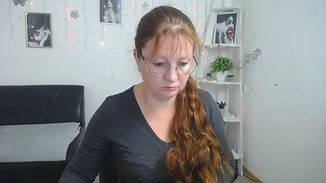 VanessaHotts online show from 09/15/25, 04:56