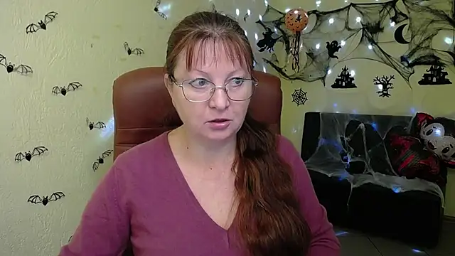 VanessaHotts online show from 10/29/25, 06:04