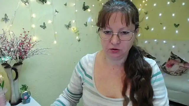 Snapshot of VanessaHotts chatting on 05/01/26, 05:01 VanessaHotts online show from 05/01/26, 05:01