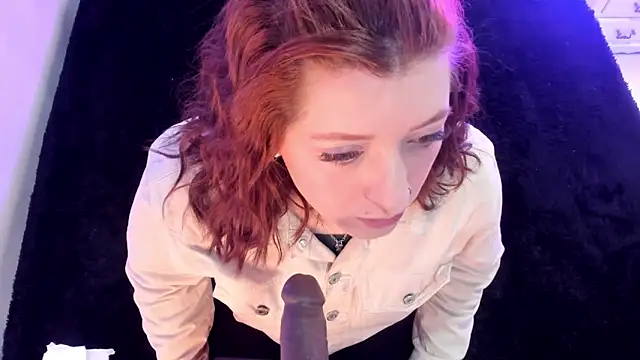 JulietaAlves online show from 11/06/25, 11:00