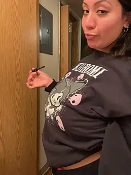 Snapshot of BustiBunny69 chatting on 02/07/25, 03:45 BustiBunny69 online show from 02/07/25, 03:45