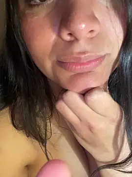 Snapshot of BustiBunny69 chatting on 02/27/25, 09:58 BustiBunny69 online show from 02/27/25, 09:58