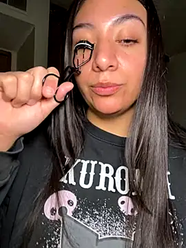 Snapshot of BustiBunny69 chatting on 11/18/25, 02:50 BustiBunny69 online show from 11/18/25, 02:50