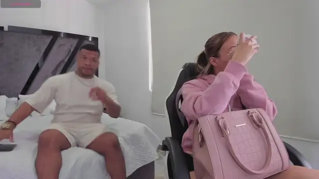 AnnieAndStefan online show from 12/15/25, 02:10